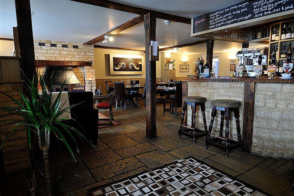 The Chequers Inn Cassington Dış mekan fotoğraf